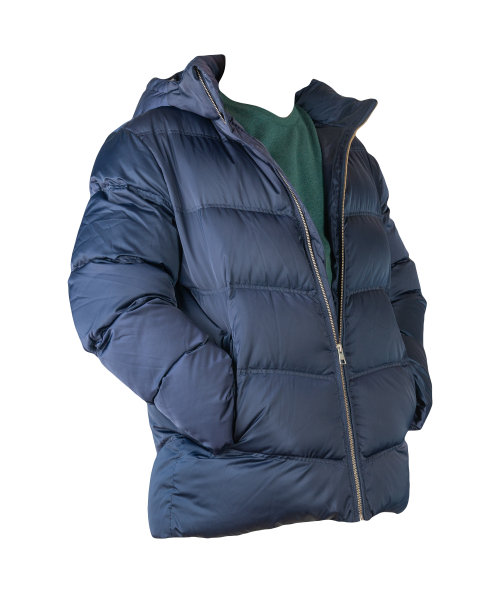 羽绒服和毛衣孤立在白色背景图片下载