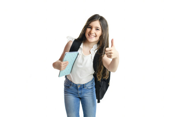 可爱微笑的校服女生站在白色的背景与议程图片下载