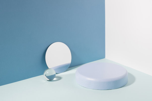 创意极简裙底各种材质，玻璃镜面，蓝色硬影背景图片下载