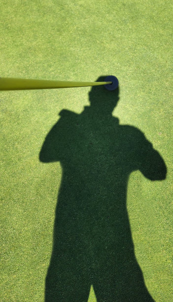 高尔夫球手的影子图片下载