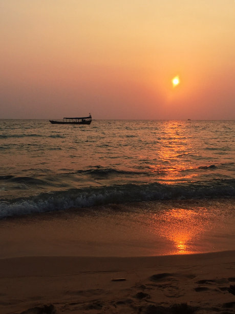 Koh Rong Sanloem的海滩，柬埔寨图片下载