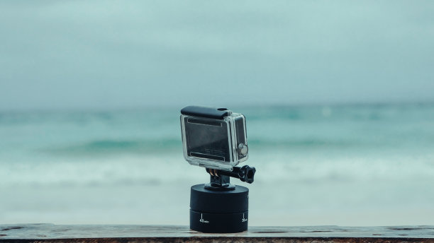 以大海为背景的运动相机图片下载