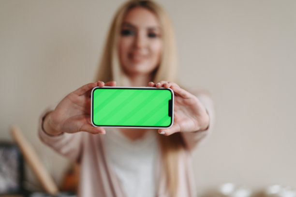 《宅女》手机特写画面图片下载