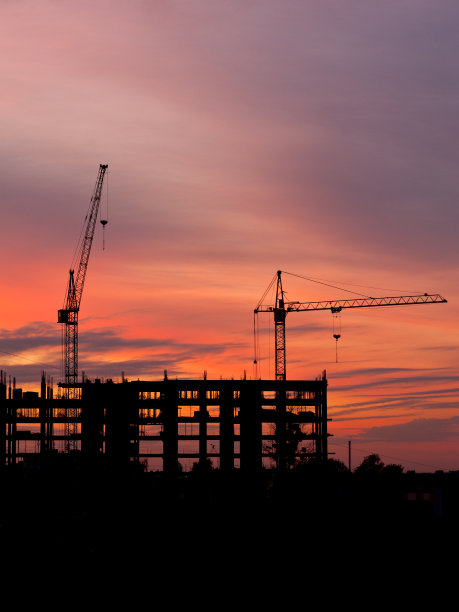 夕阳背景下新建的房屋图片下载