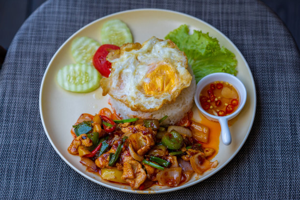 泰国午餐菜单上的鸡蛋图片下载