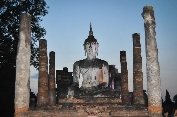 佛像、佛像和神特写、神器、神、泰国艺术、古代佛教艺术、金、铜、银制作的佛像、合影和佛像肖像图片下载