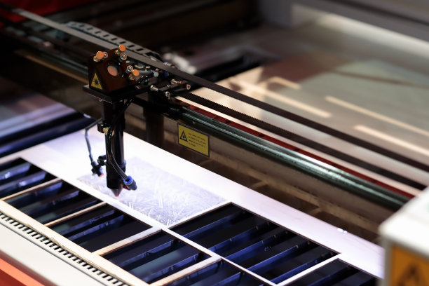 在胶合板上画图案图片下载