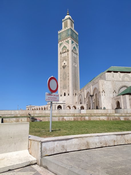 哈桑二世清真寺。主人行侧门。图片下载