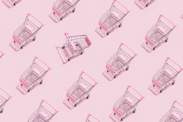 超市购物车的图案在粉彩蓝色的背景。包装创意设计。在线购物。无缝模式。黑色星期五促销概念。打破这个模式。可持续的,极简主义的生活方式。图片下载
