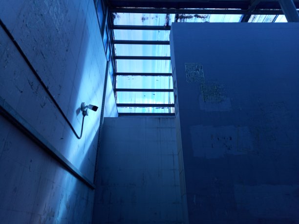 监控摄像头的地下图片下载