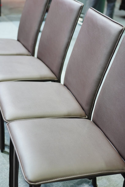 一排排空椅子图片下载