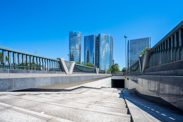 河畔的金融城市图片下载