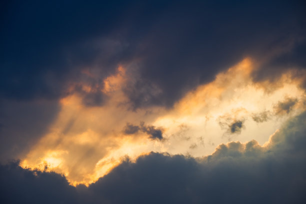 云,太阳图片下载