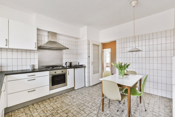 带餐厅的瓷砖厨房图片下载