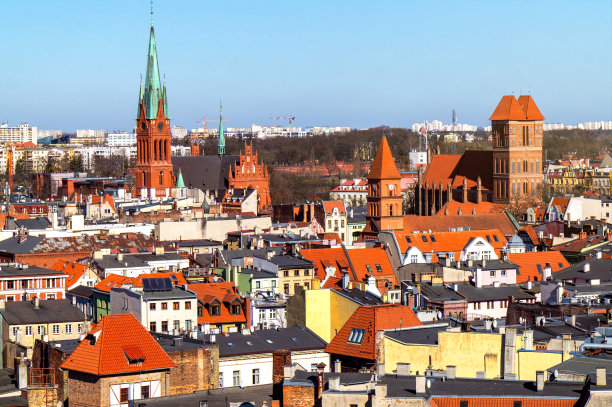 Torun街上美丽的传统老房子图片下载