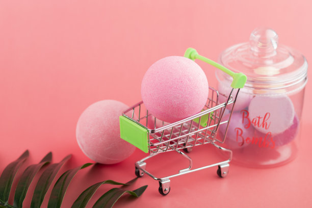 身体彩妆、沐浴球、香薰放松，保护滋养肌肤图片下载