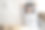 年轻快乐的女员工戴着VR眼镜在工作场所看电影图片下载