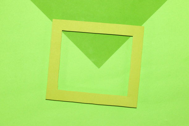 绿色框架在绿色背景上不同色调，创意艺术设计，复制空间，时尚的颜色图片下载