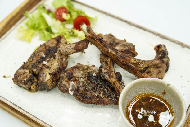 高档餐厅的优质烤牛肉图片下载