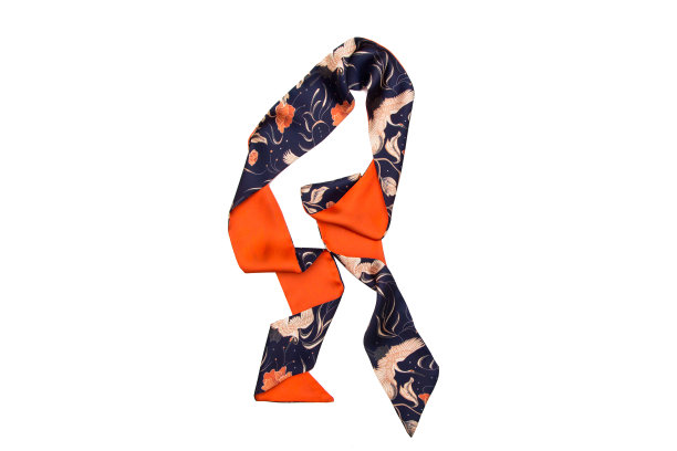 女式披肩孤立在白色背景上图片下载