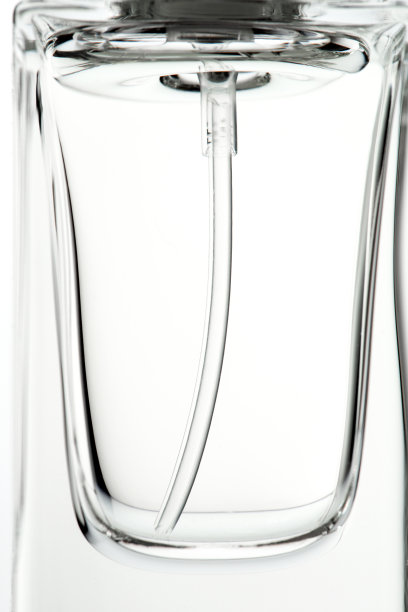 一瓶香水碎片的特写。图片下载