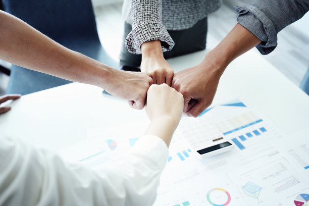 企业并购方面，亚洲企业展现筹资协同效应，加强营销和投资。在一起的概念图片下载