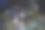 亚洲女孩在晚上燃放烟花图片下载