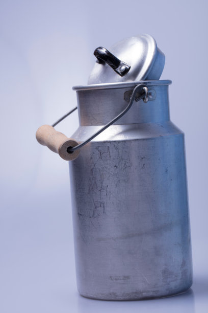 牛奶的生产图片下载