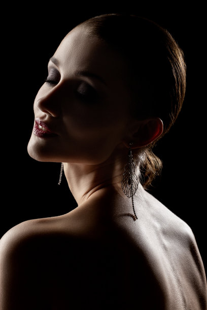 性感的年轻女子图片下载