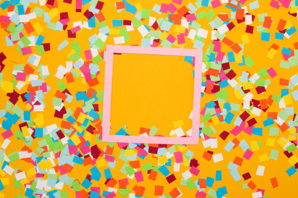 色彩鲜艳的黄色底色搭配粉色边框作为文案空间，创意party设计，抽象理念图片下载