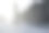 冬天山上的雪炮。喷着人造冰晶的雪枪。机器使雪。图片下载