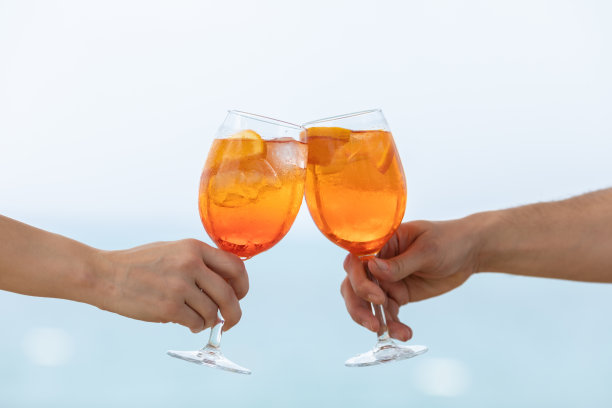 凯宾斯基酒店的鸡尾酒餐厅照片高清图片下载