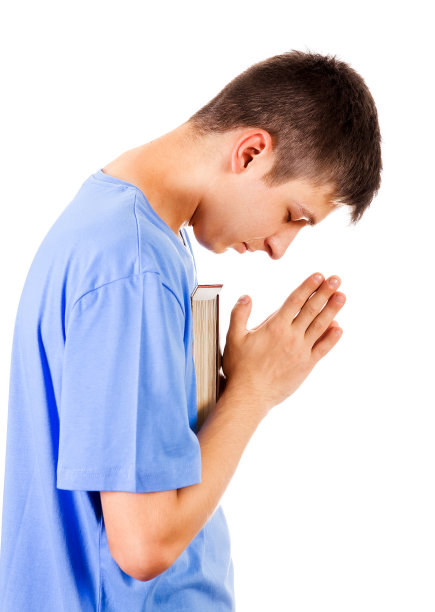 年轻人祈祷图片下载