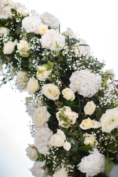 婚礼拱门上的花，特写图片下载