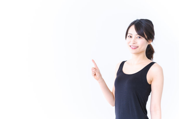 提供美容建议的年轻女子图片下载