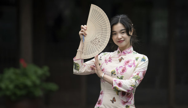 一个亚洲女人的肖像图片下载