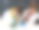 两个小学生在看化学实验图片下载