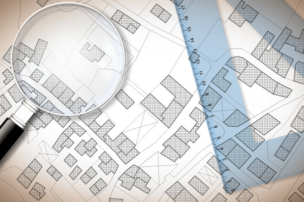 塑料设置方形和放大镜在一个虚构的地籍地图的领土与建筑，田野和道路- 3D渲染概念图像的复制空间图片下载
