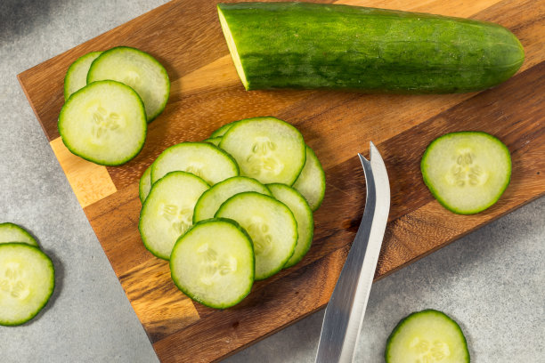 生绿色有机黄瓜图片下载