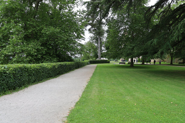 巴佐什城堡-花园图片下载