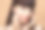 特写肖像的年轻女子与奶油在脸颊上。图片下载