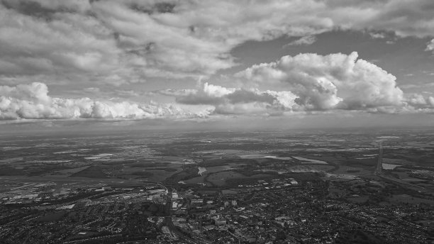 老式经典的黑白高角度鸟瞰英格兰大不列颠的景观城市景观图片下载