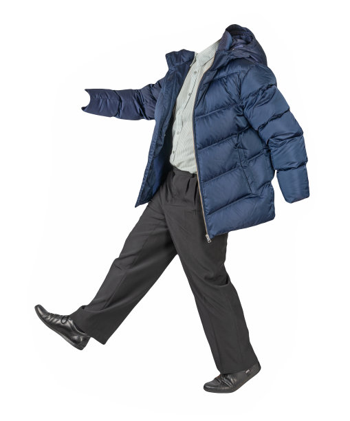 男性夹克，衬衫，黑色裤子和黑色皮靴孤立在白色背景。男人的秋天的衣服图片下载