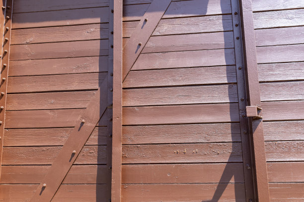 旧蒸汽机车木制结构的一部分图片下载