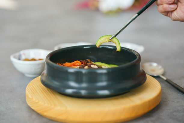 拌饭，韩国传统美食图片下载