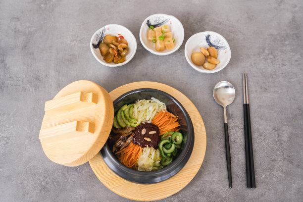 拌饭，韩国传统美食图片下载