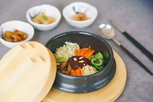 拌饭，韩国传统美食图片下载