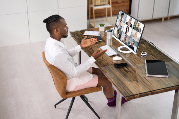 搞笑视频学习商务电话图片下载