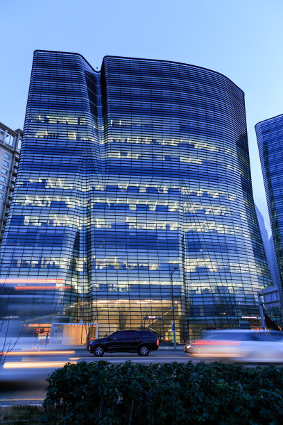 黄昏时分的韩国首尔街头生活图片下载