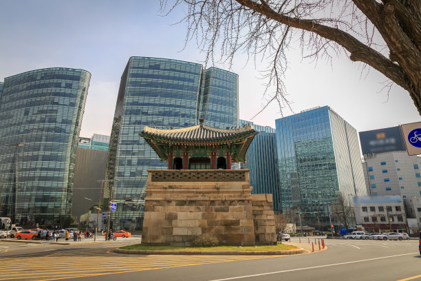 韩国首尔的现代和古老的建筑图片下载